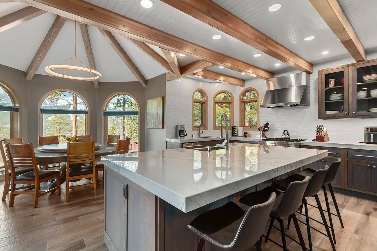 Scenic View Lodge Kitchen